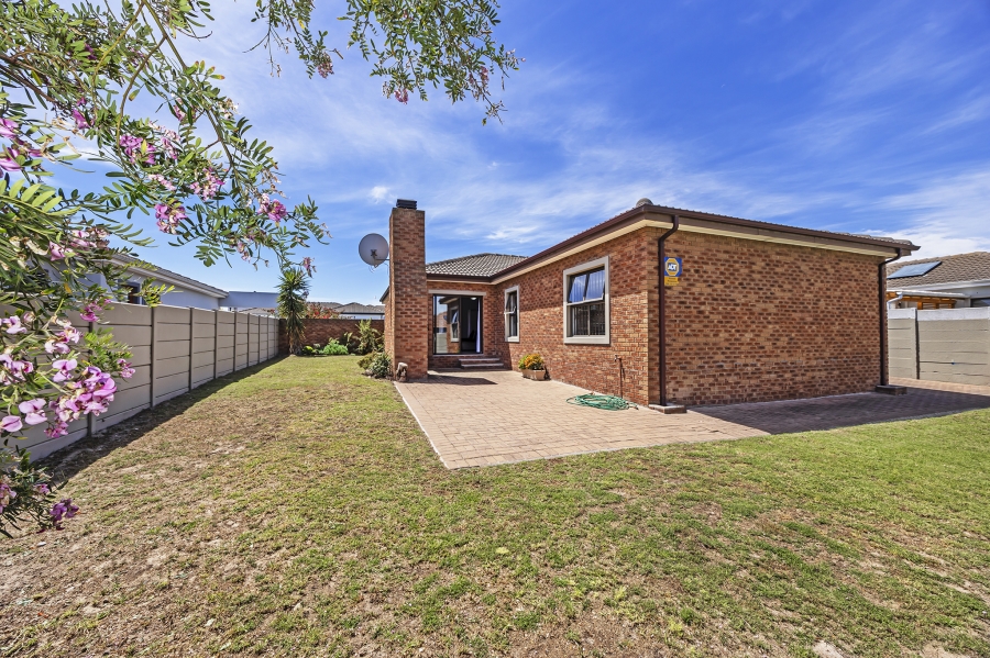 3 Bedroom Property for Sale in Jakarandas Western Cape
